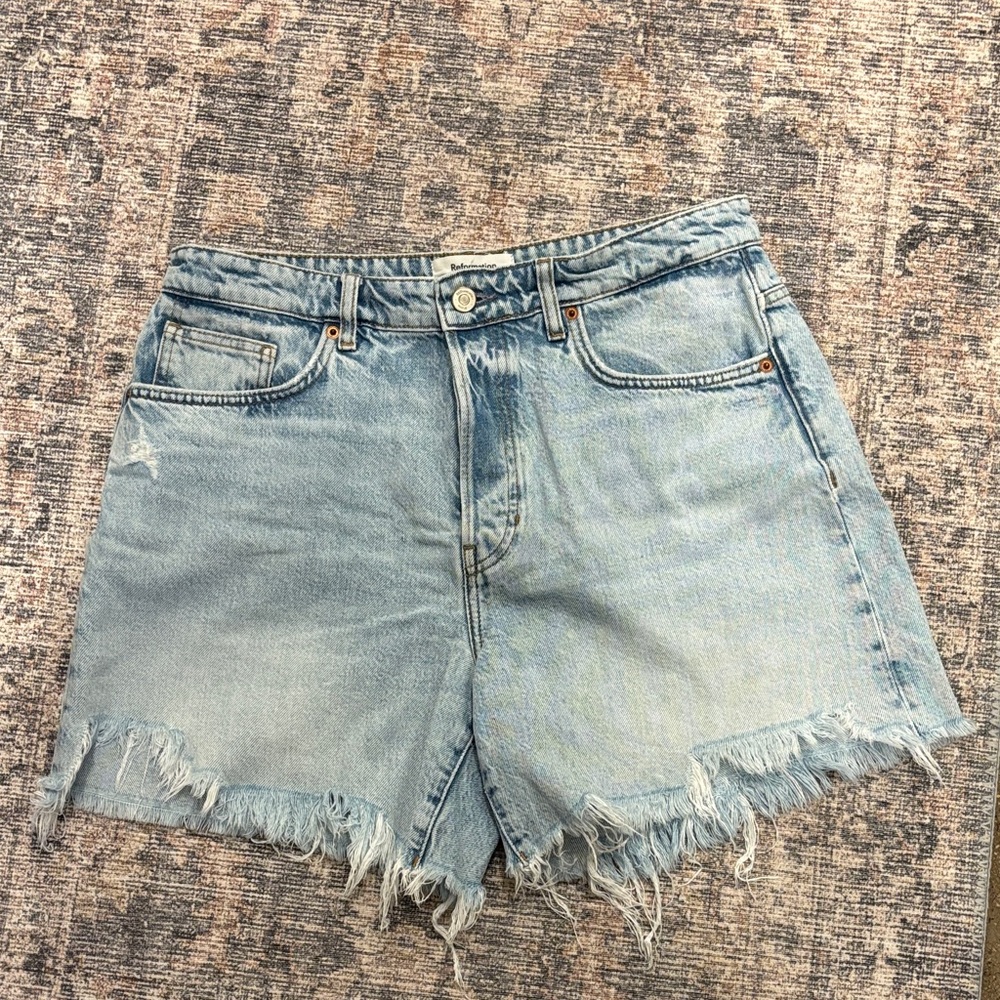 Reformation Jean shorts. Size 29